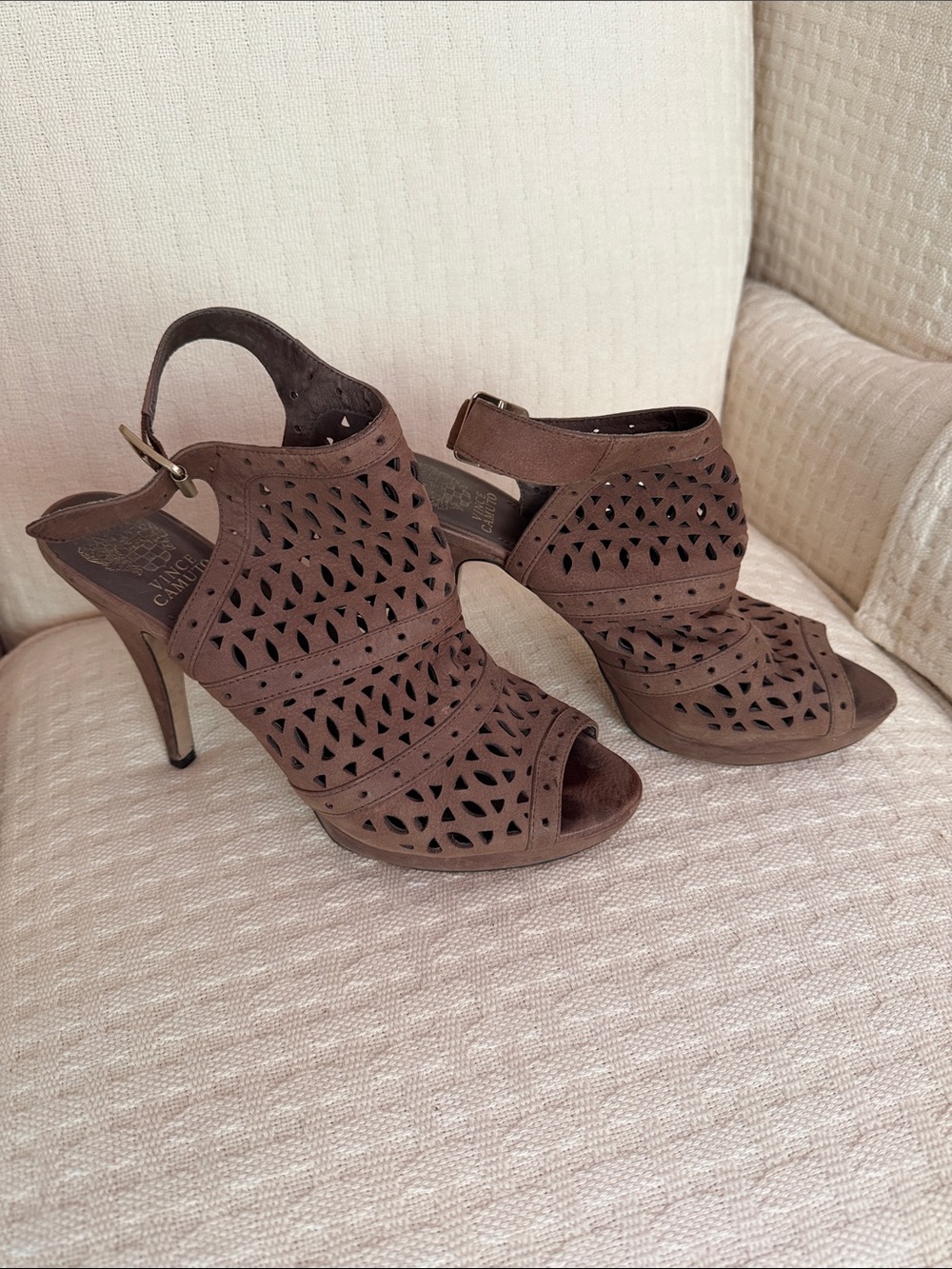 Vince Camuto Women's Brown Cutout Peep-Toe Heels - 10.5 fit like a 10.